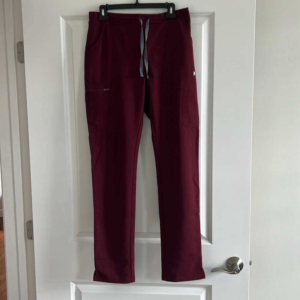 FIGS YOLA SIZE SMALL TALL